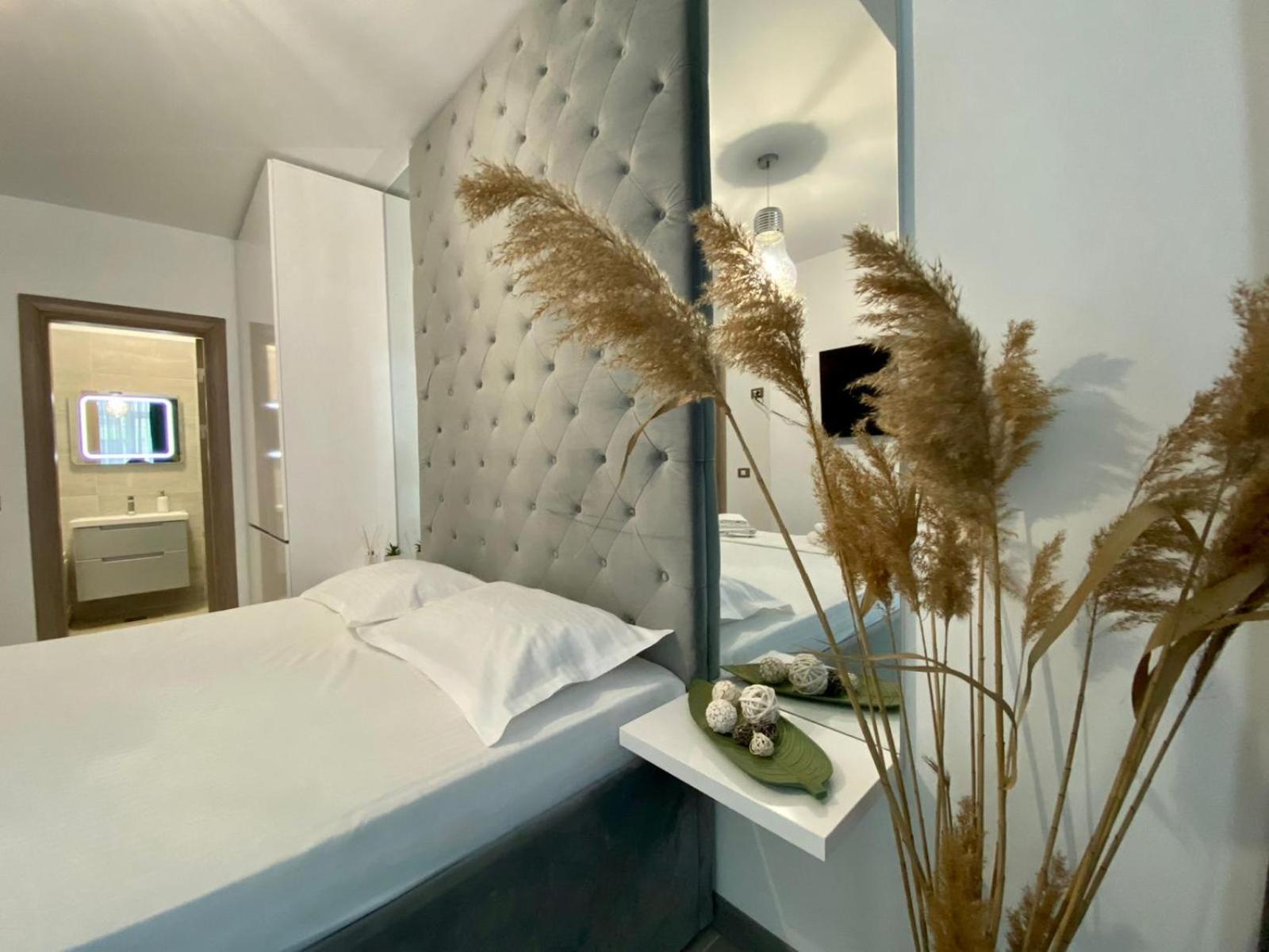 Iako Premium Apartament นาโวดาริ ภายนอก รูปภาพ