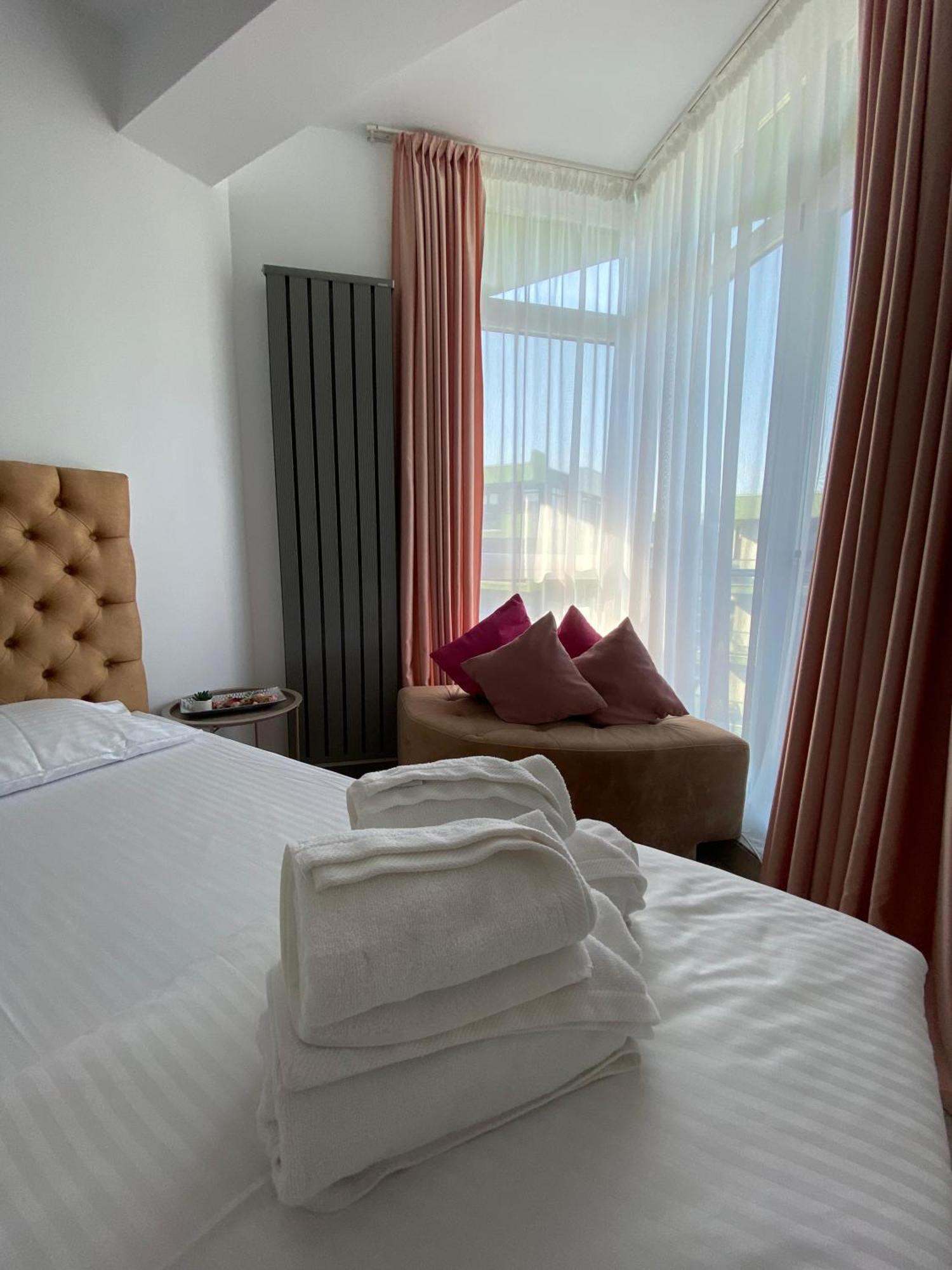 Iako Premium Apartament นาโวดาริ ภายนอก รูปภาพ