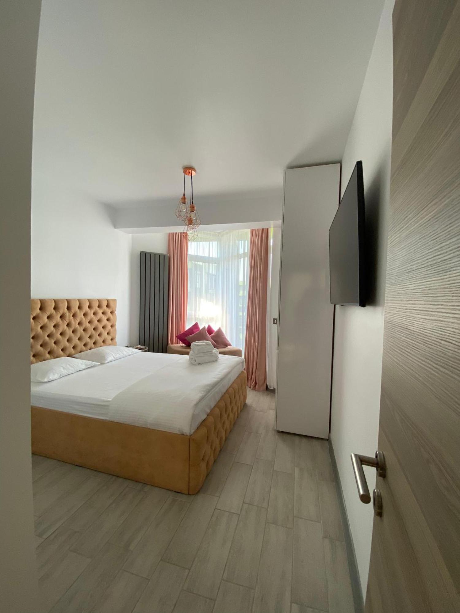 Iako Premium Apartament นาโวดาริ ภายนอก รูปภาพ